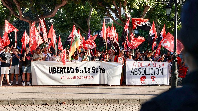 Manifestacin convocada por sindicatos para pedir la absolucin de las seis sindicalistas asturianas de CNT condenadas a tres aos de prisin, conocidas como 'las seis de La Suiza'.